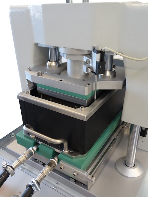 Aparato de corte directo cíclico controlado por temperatura (THM) - 2