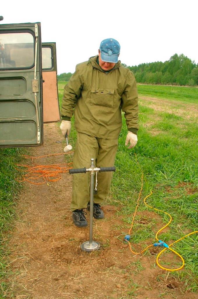 12-gauge seismic source