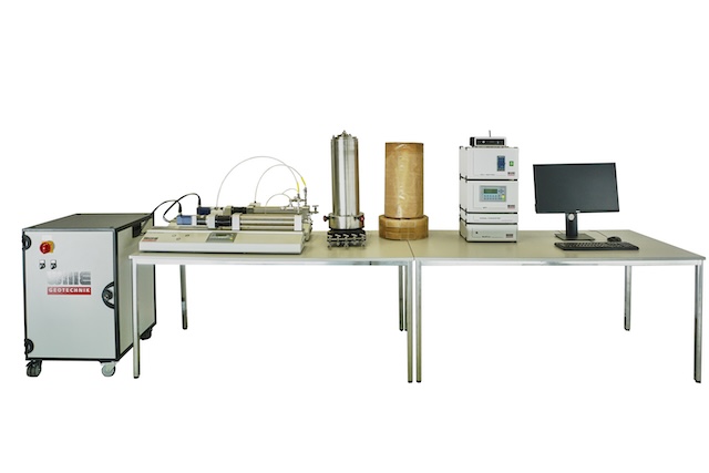 Sistema de prueba triaxial isotrópica