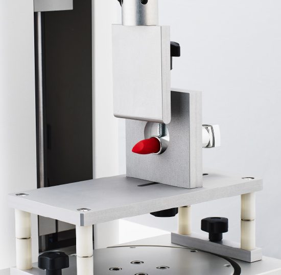 Lamy Rheology | Dispositivo de fijación en voladizo para lápiz labial (TX-LCF) - Analizador de textura TX-700 - Lamy Rheology