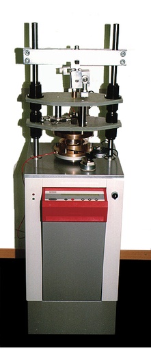 [WILLE-INTERFACE_SHEAR_TESTS_APPARATUS.HTML] Aparato de corte de interfaz