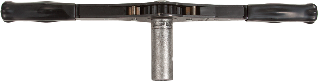 Barrena con mango en cruz y trinquete de 16".